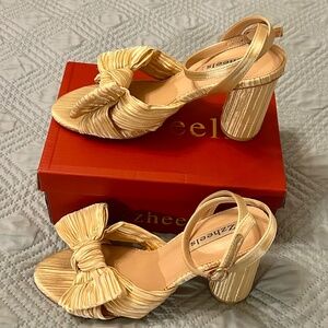 Zzheels Women’s Gold Bow Heels, Size 7